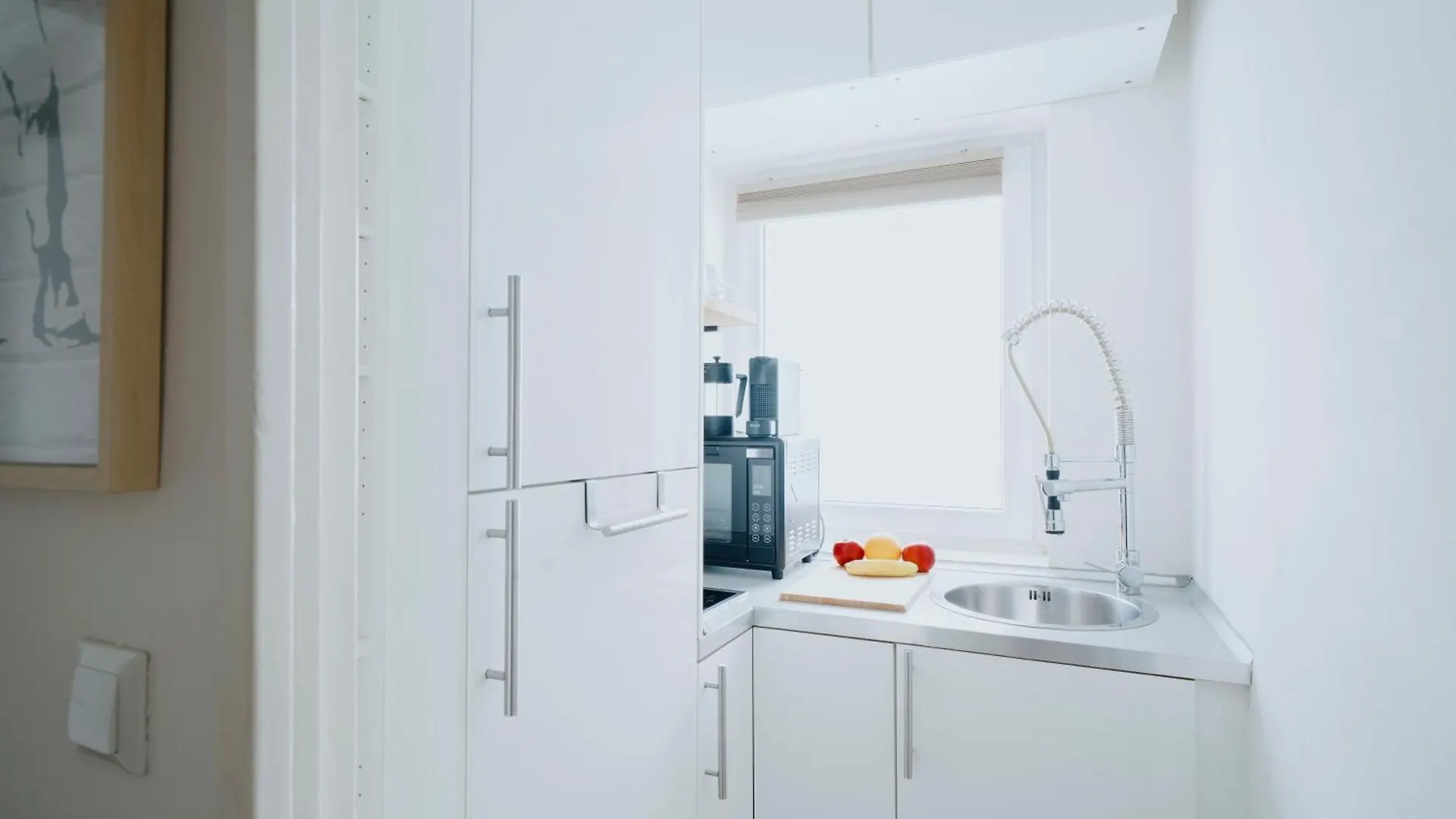 Lovely Apartment With Balcony - Cozy , Near Kadewe & Kurfuerstendamm ベルリン