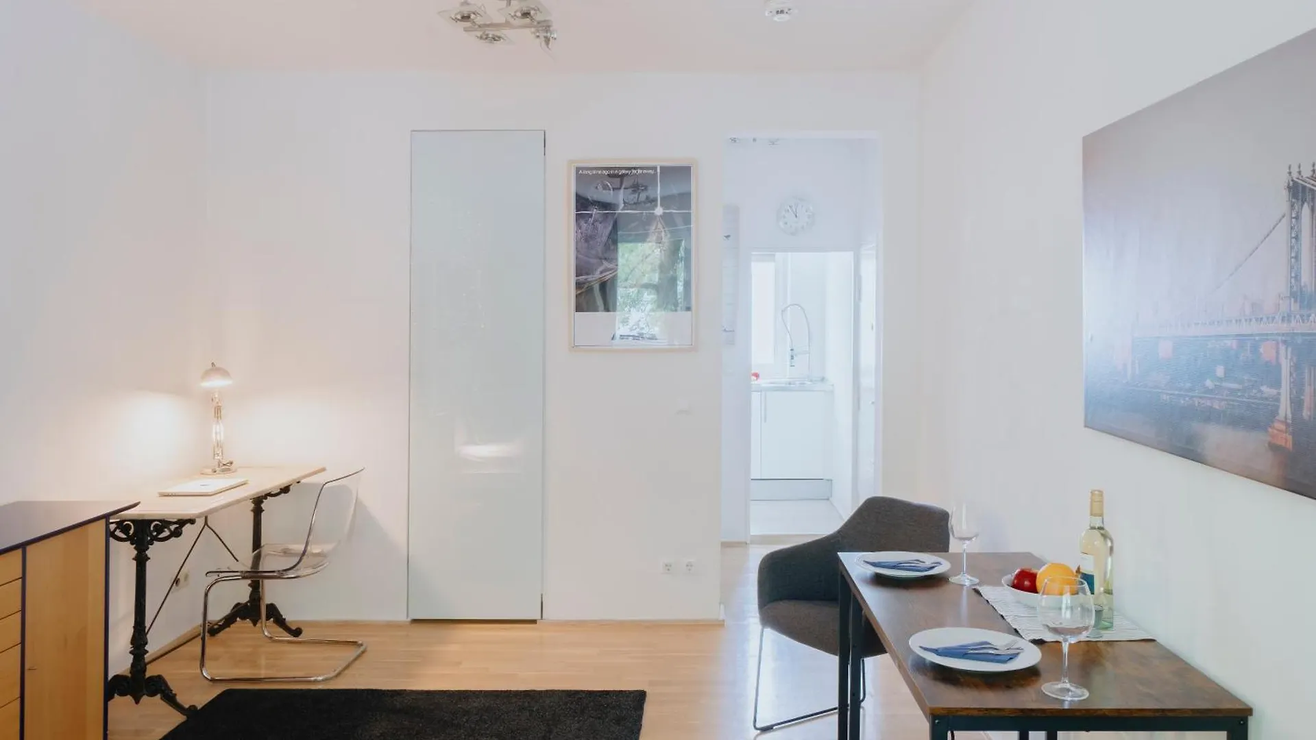 Lovely Apartment With Balcony - Cozy , Near Kadewe & Kurfuerstendamm ベルリン